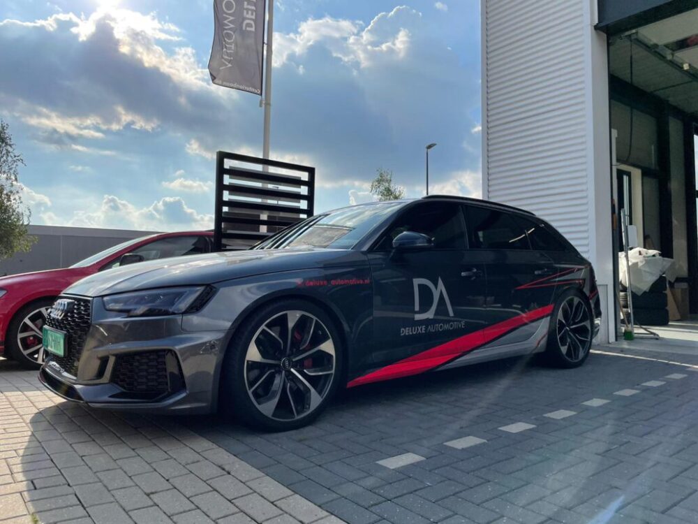Deluxe auto motive carwrap audi