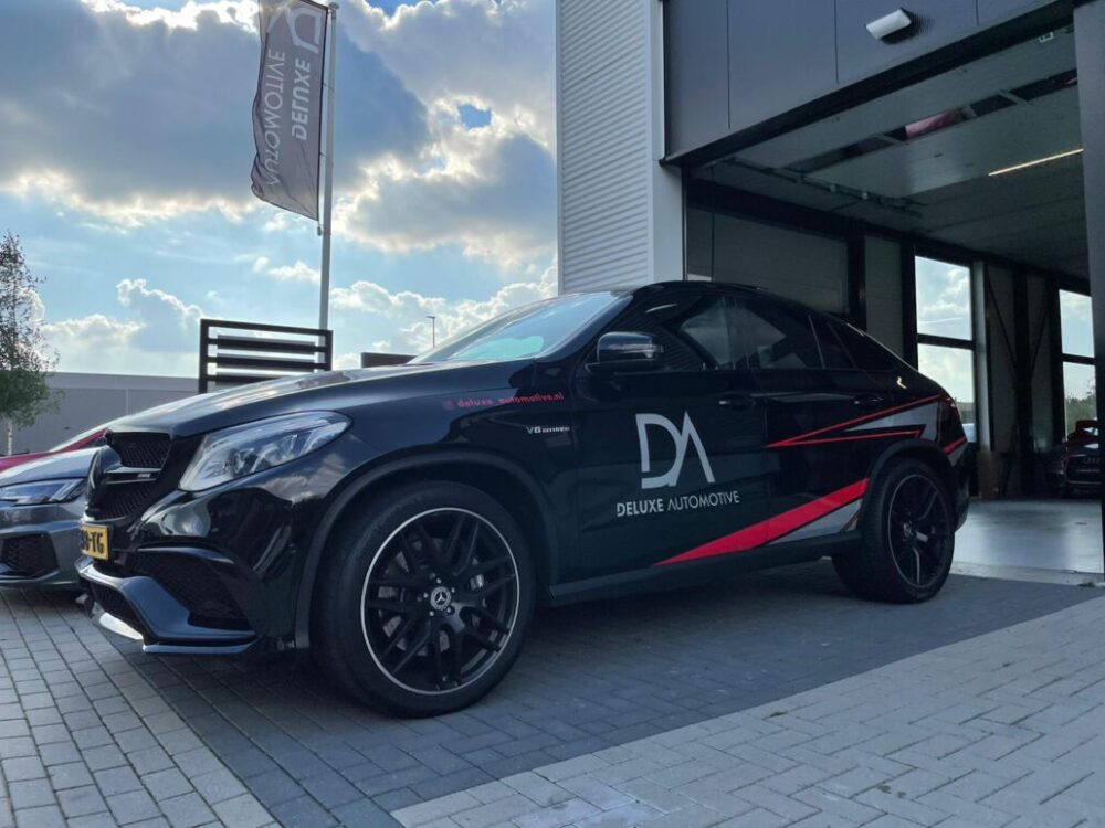 Deluxe auto motive carwrap mercedes