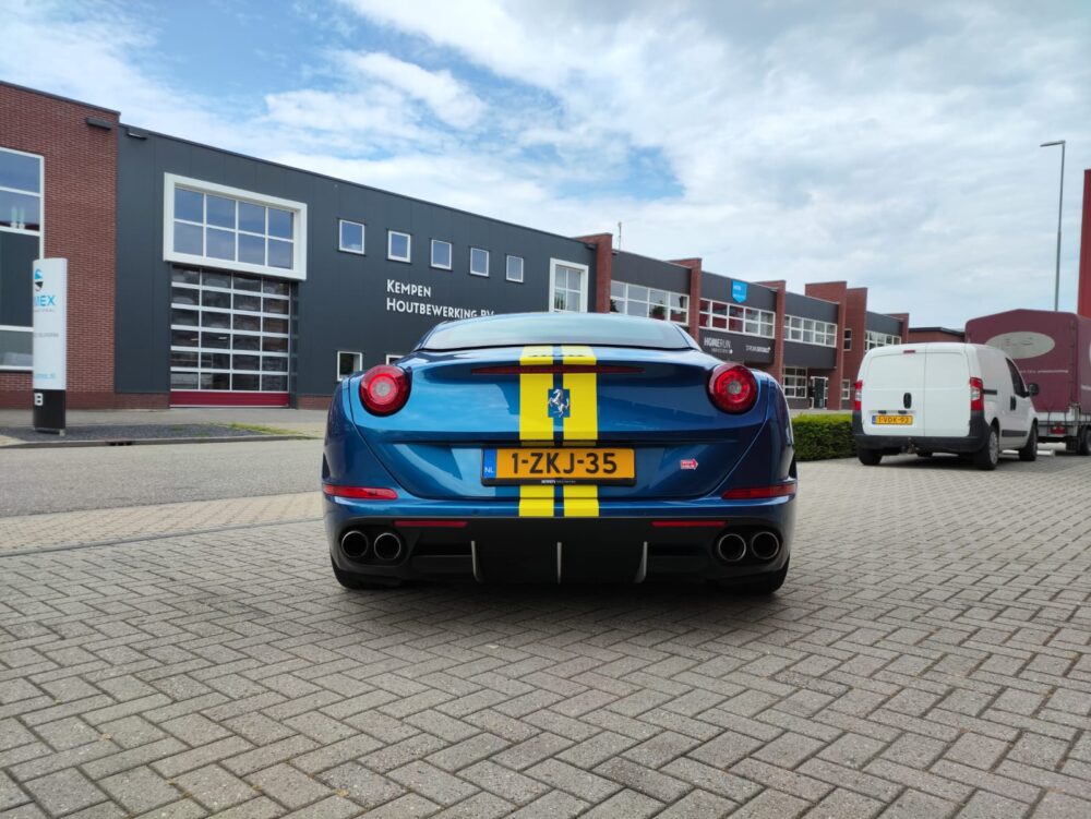 Ferrari California Striping
