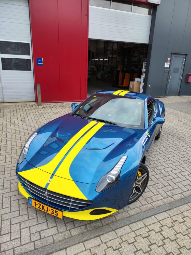 Ferrari California Striping